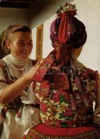 101 db modern képeslap: 51 folklórlap és 50 reklámlap / 101 modern postcards: 51 folklore cards and ...