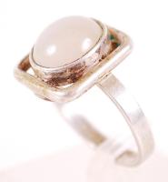 Ezüst (Ag) gyűrű rózsakvarccal / 
Silver ring with rose quartz, s: 60, br: 5,8gr