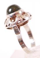 Ezüst (Ag) gyűrű áttört díszítéssel és indiai acháttal / 
Silver ring with Indian agate, s: 53, br: ...