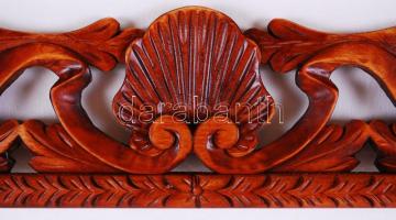 Egyedi készítésű dekoratív, faragott, pácolt, kagylós hársfa keret, hibátlan állapotban, belső: 50×4...