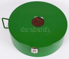 Fém filmdoboz fedelén bronz plakettel /  Film box, d: 30cm