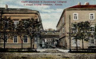 Kalocsa papnevelde és Jézus társasági Kollégium a Sóhajok Hídjával összekötve