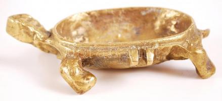 Réz és bronz tárgyak: hamutartó, illetve bútorelemek / 
Objects from brass and bronze