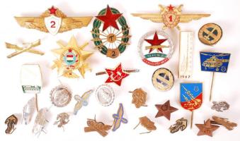 27db katonai rangjelzés, illetve kitűző