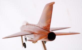 Horvát katonai repülős emlékmodell, fa, fém, plexi / 
Croatian military aviator model, wood, metal, ...