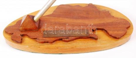 Horvát katonai repülős emlékmodell, fa, fém, plexi / 
Croatian military aviator model, wood, metal, ...