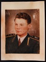 Szovjet katona fotó, színezett, karcolás több helyen, 29×22 cm