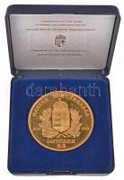 Bognár György (1944-) 1989. "1956-1989 Magyar Köztársaság Emlékérem" aranyozott nagyméretű piefort emlékérem (65mm) eredeti dísztokban T:PP