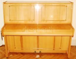 Jó állapotú, működő Ukrajna márkájú két pedálos pianínó, hangolásra szorul