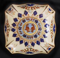 Zsolnay vázák, dobozkák, tálka, jelzettek, hibátlanok, kézzel festettek, összesen 5 db