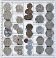 Több mint 50db-ból álló vegyes külföldi fémpénz tétel főleg lengyel és szovjet érmékkel T:vegyes