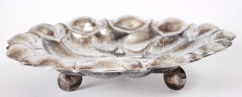 Ezüst (Ag.) kínálótál, hólyag domborított díszítéssel, jelzett, OR mesterjellel, d:31 cm, nettó: 548...