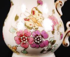 Zsolnay pillangós tejkiöntő, kézzel festett, jelzett, hibátlan, pótlás céljából, m:9 cm
