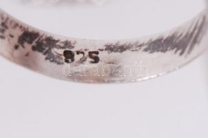 Ezüst (Ag) gyűrű türkizberakással (a kő repedt) / 
Silver ring with turquoise (with fault on stone),...