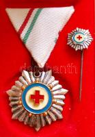 ~1970. Vöröskereszt kitüntetés miniatűr kitűzővel dísztokban T:1