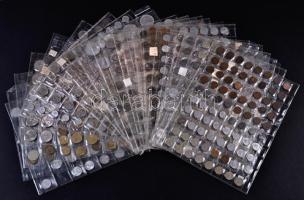 Hobbi gyűjtemény 21db nagyméretű berakólapokban, fillérekkel és forintokkal az 1900-as évektől T:vegyes