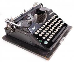 cca 1940 Wanderer-Werke Continental írógép eredeti dobozában magyar billentyűzettel. jó állapotban /...