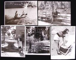 1930-1940 Reich Péter Cornel 11 db vintage felvétele: Budapesti életképek. 11-ből 2 fotó jelzett, (a...