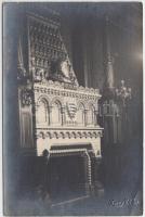 cca 1920 Kerny István (1879-1963): A királyi várpalota egyik terme. Aláírva, feliratozva, dombor-pecséttel ellátva, a fotográfus hagyatékából, 17x11 cm