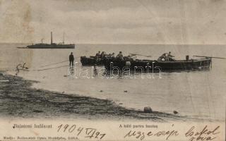 Balatoni halászat, a háló partra húzása (fa)