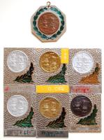 1970-1980-as évek 15db sportérem és plakett fémből és alumíniumból, főleg sakk T:2/2-