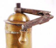 Jelzett úti daráló, jelzett, réz, h:26 cm