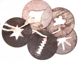 Cukrász tésztaszagtó, fém-fa, négy plusz fém formával, m:19 cm