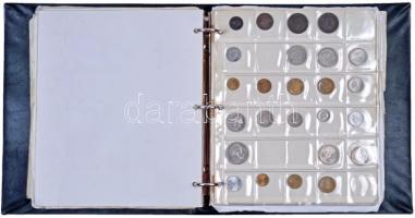 Hobbi gyűjtemény gyűrűs albumba rendezve 20db berakólappal külföldi fémpénzekkel és néhány ezüstpénzzel T:vegyes