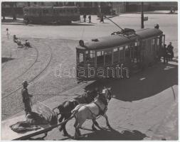 1918 Osoha László: Budapesti közlekedés. Vintage fotó, 16x20 cm