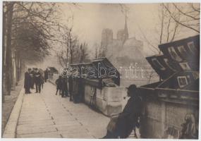 Cca 1900 Ism. alk.: Párizs, Szajna parti galériák. Festészet utánzó stílusban készült korabeli fotó, 19x27 cm