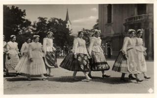 6 db régi képeslap: Tokaj, Esztergom, Fonyód, Balatonfüred, Hunyadkristyór, kalocsai népviselet