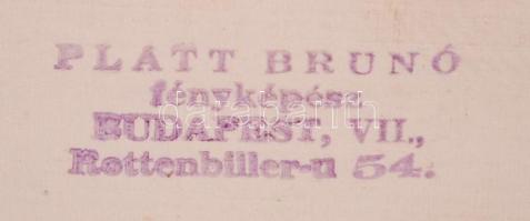 1935 Frissen avatott rendőrök fotója a Duna parton Budapesten. Kartonra kasírozva, 35x25cm