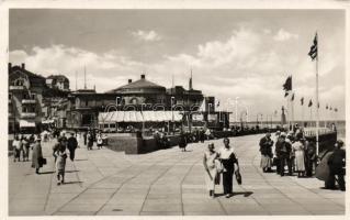 94 db főleg régi képeslap Magyarország és a Történelmi Magyarország területeiről / 94 postcards from...