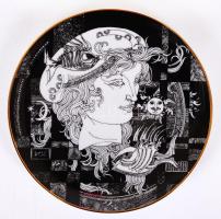 Szász Endre által tervezett Hollóházi porcelán dísztányér, jelzett, hibátlan, eredeti dobozában / Faces designed by Endre Szasz Hollohaza chinaware plate d: 16cm