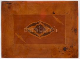 XX: sz eleje: szép faintarziás ládika, kulcsos zárral, kulccsal, belül bélelt / 
Nice vintage woode...