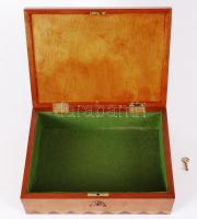 XX: sz eleje: szép faintarziás ládika, kulcsos zárral, kulccsal, belül bélelt / 
Nice vintage woode...