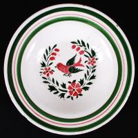 XIX. sz vége Hollóháza benyomott jelzésesk kerámia tányér, kézzel festett (korának megfelelő állapotban) d: 20 cm