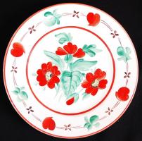 Nagy kerámia tétel a XIX. századtól napjainkig, főleg falitányérok összesen 12 db