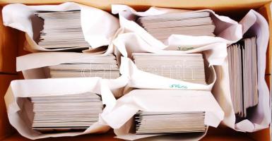 350 db magyar és 40 db külföldi telefonykártya, cipős dobozban