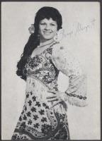 Bangó Margit aláírt fotója, 15×11 cm