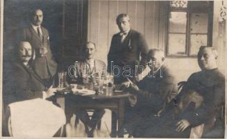 Törökszentmiklós, kártyázó urak / playing cards, photo