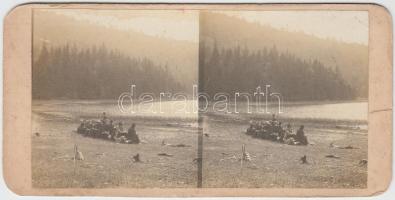 Cca 1900 sztereó fotó turisták a Szent Anna-tó partján, 9×18 cm