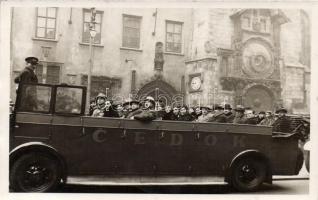 Praha, Orloj, Cedok sightseeing bus, photo