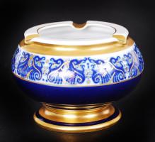 Szász Endre: Orientális elemekkel díszített, máz alatt festett, gazdagon aranyozott, jelzett "Hollóháza - Szász-Stúdió - 1979" hamutál. Kísérleti darab. Hibátlan /  Endre Szász: Underglaze painted, gold plated, marked Hollóháza - Szász Endre ashtray, experimental piece, in flawless condition, 8x12cm