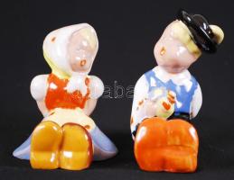 Kislány és kisfiú. Jelzett "Komlós Kerámia Budapest", kézzel festett, mázas kerámia figurák /  Hand painted, glazed, Komlós ceramic figures, 8x8cm, 10x8cm