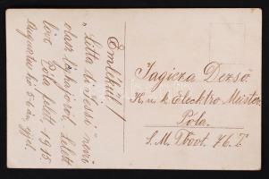 1915 Lelőtt olasz felderítő léghajó süllyed a tengerbe. Hátoldalán feliratozott, datált / 
Damaged W...