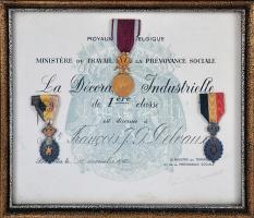 Belgium 1946. "Munkás kitüntetés első osztálya" adományozói okirata bekeretezve 3db kitüntetéssel: "Munkás kitüntetés első osztálya" aranyozott kitüntetés mellszalagon, "Munkás kitüntetés ezüst fokozata" kitüntetés mellszalagon, "Koronarend" aranyozott kitüntetése mellszalagon T:2 Belgium 1946. "Labour decoration 1st class" awarding warrant framed with 3 decorations: "Labour decoration 1st class" with ribbon, "Labour decoration, silver" with ribbon, gold plated decoration of the "Order of the Crown" with ribbon C:XF