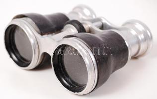 Színházi látcső, fém, szakadás a bőrnél, eredeti tokban, 10×8 cm