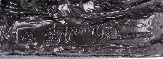 Veronese Stúdió: Anya gyermekével, jelzett, festett műgyanta, apró lepattanással, m:18 cm