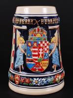 Sörös korsó Magyarország és Budapest címerével, festett kerámia, jelzett, hibátlan, m:17 cm / Budapest beer stein, perfect condition